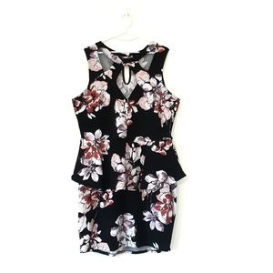 ⬇️ $25 Charlotte Russe Keyhole Floral Peplum Dress